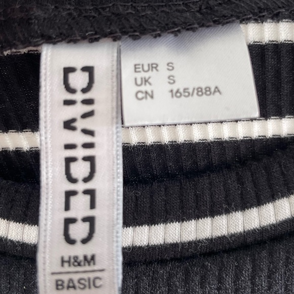 H&M basic tee - Picture 3 of 3